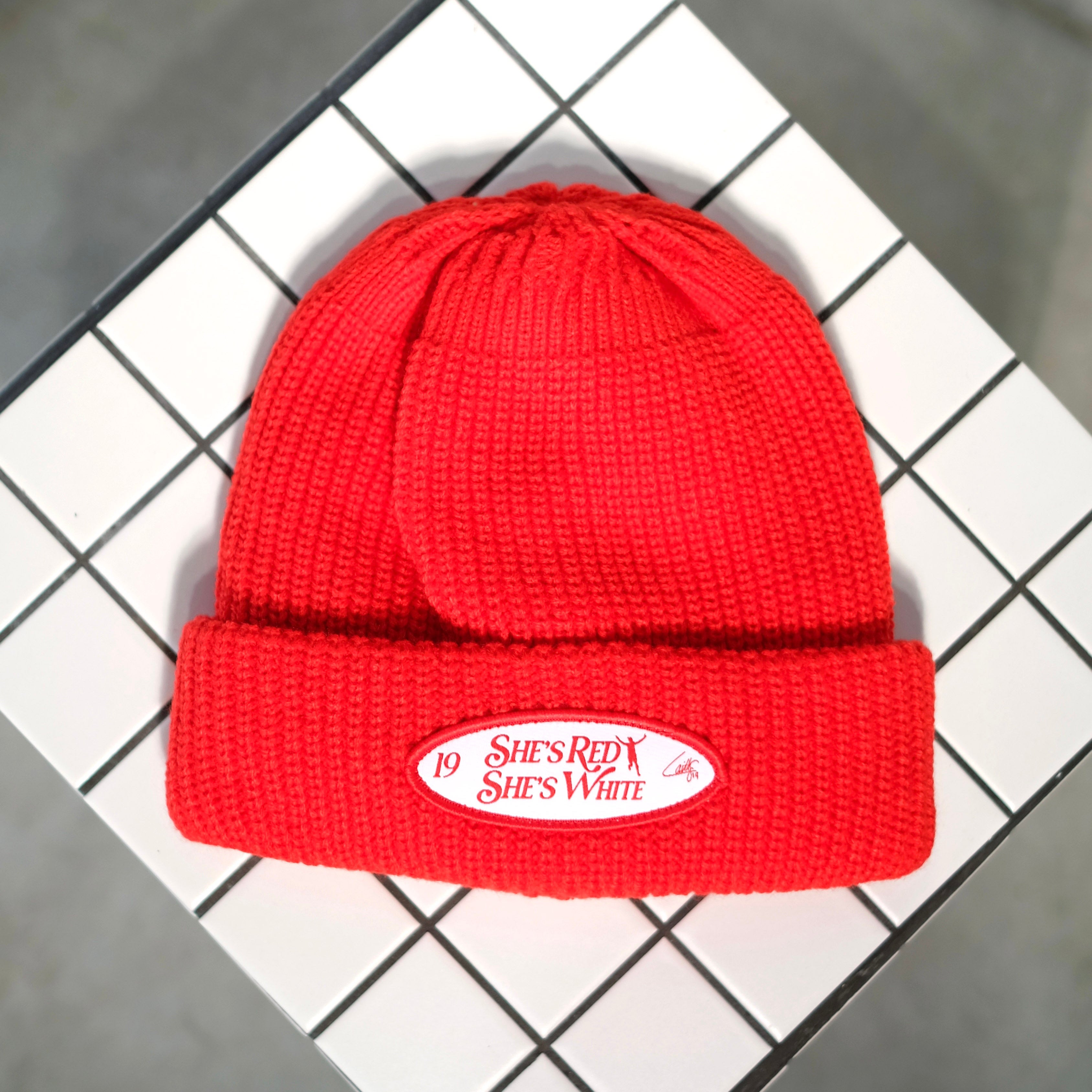 redbeaniezoomout.jpg?v=1741741546
